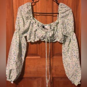 169. Divided H&M Floral Puff Sleeve Crop Top size small